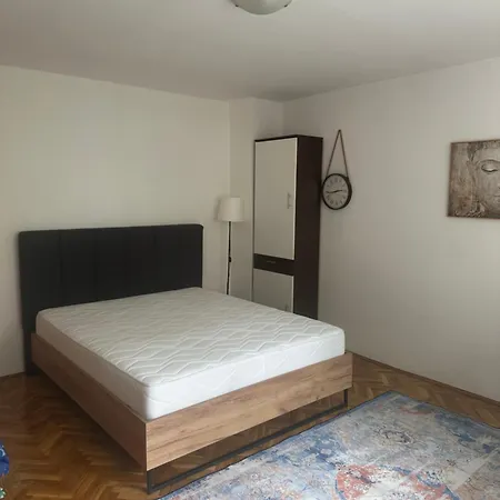 Central13 App 3 Apartment